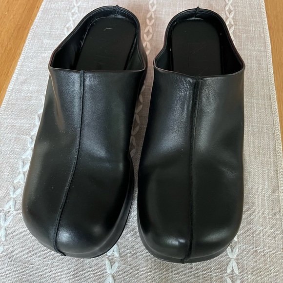 Mango Leather Clogs - Picture 5 of 5